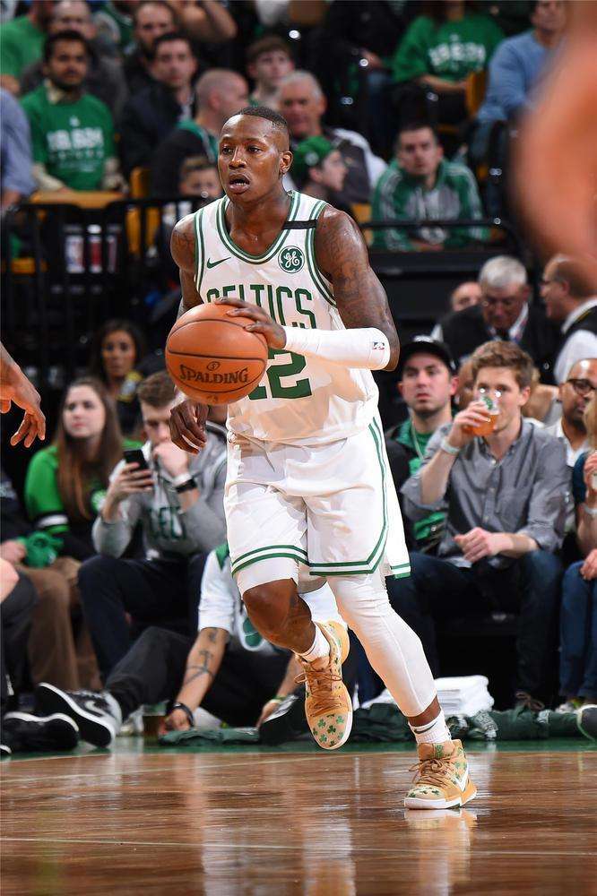 中的潜在实 中的潜在实